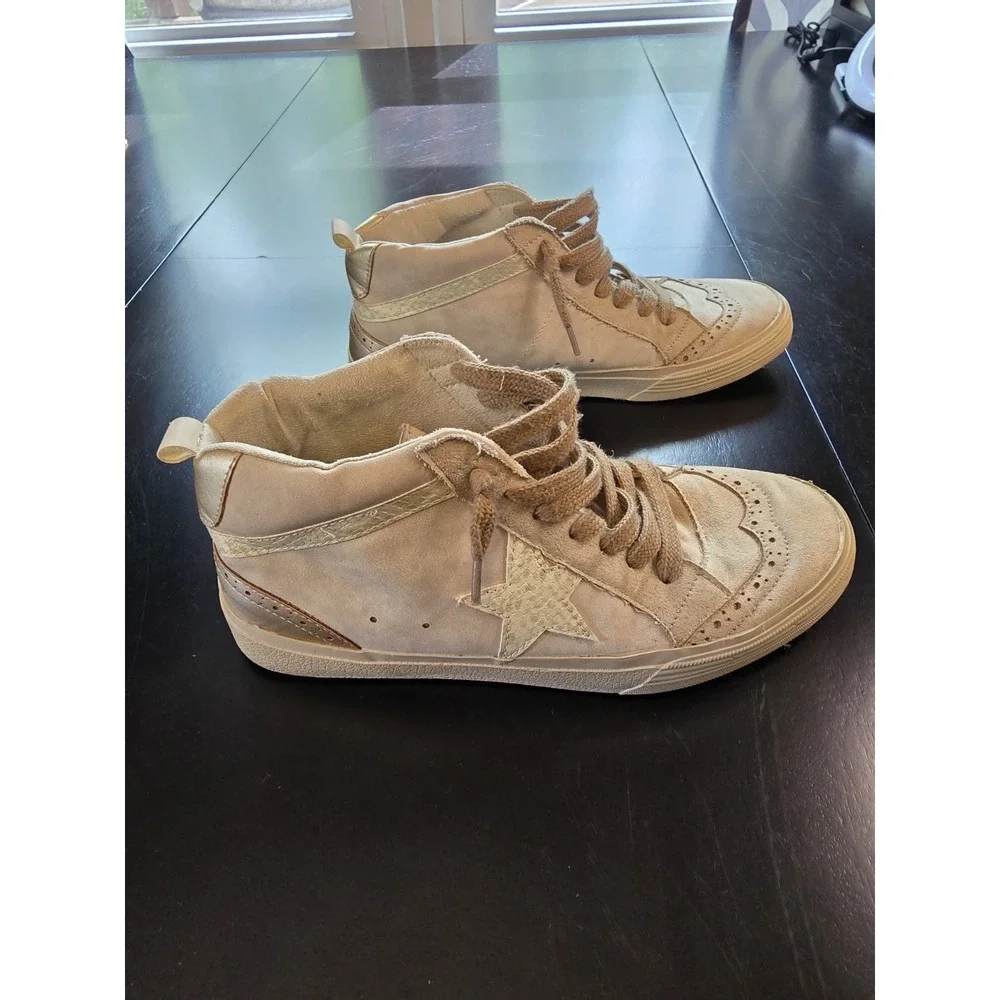 SHU SHOP Serena High‎ Top Sneakers Star Distressed Taupe Snake Gold Size 7.5